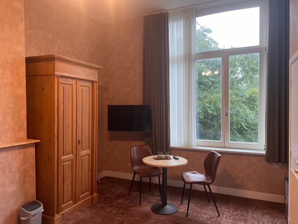 Hotel Canteklaar Le Coq